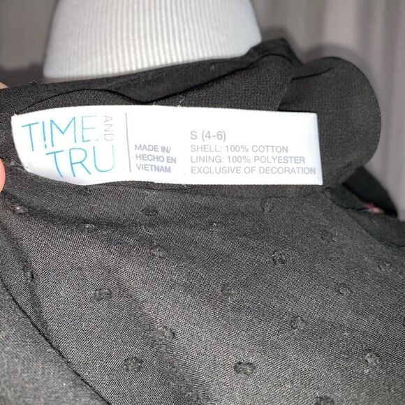 Time & Tru Floral Embroidered Ruffle Top - Picture 6 of 7